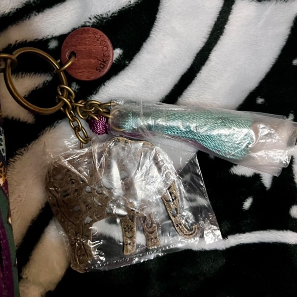 Sakroots purple paisley tote bag with charms - Picture 3 of 5